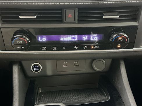 Used 2023 Nissan Rogue SV FWD image 23