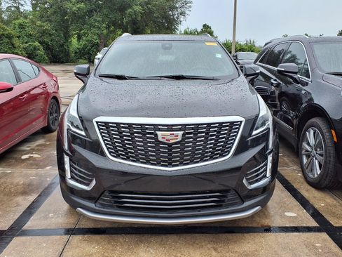 Used 2020 Cadillac XT5 Premium Luxury AWD/4WD image 2