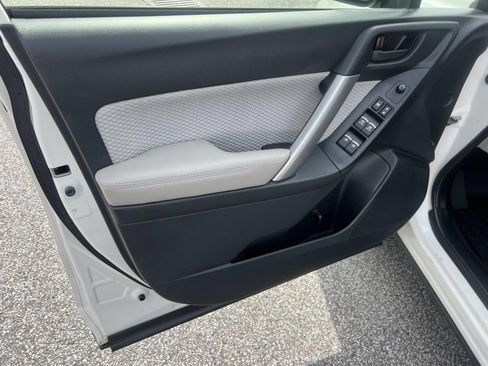 Used 2018 Subaru Forester 2.5i Premium image 10