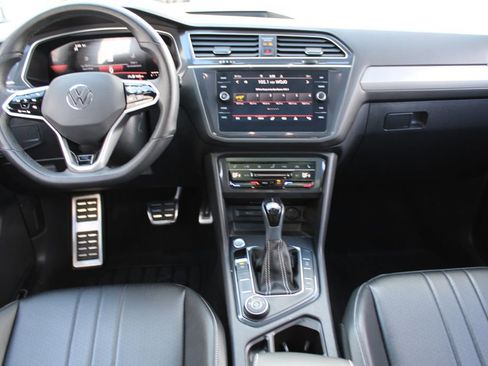 Certified 2024 Volkswagen Tiguan SE R-Line w/ MDO Package, Two-Row image 20