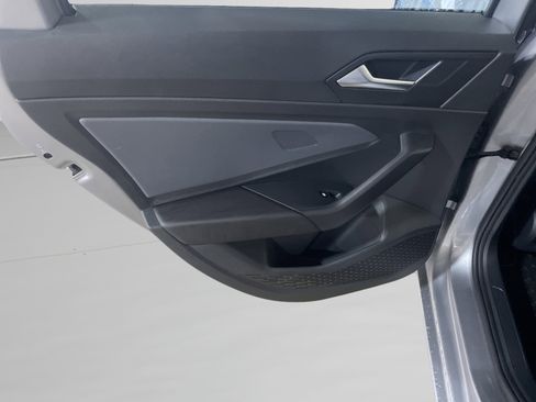 Used 2025 Volkswagen Jetta SE image 10