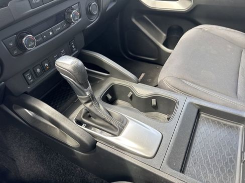 Used 2023 Nissan Frontier SV w/ Technology Package image 25