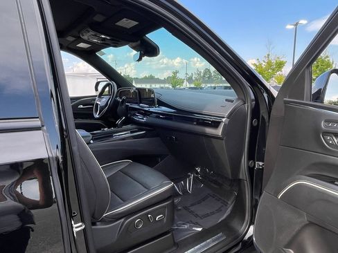 Used 2023 Cadillac Escalade Sport AWD/4WD image 41