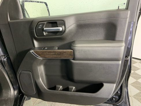 Used 2020 GMC Sierra 1500 SLE w/ SLE Value Package image 21