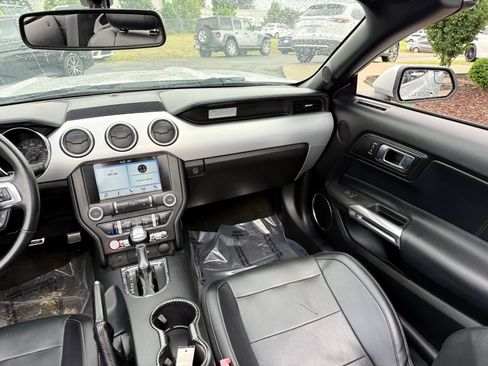 Used 2017 Ford Mustang Premium RWD image 28