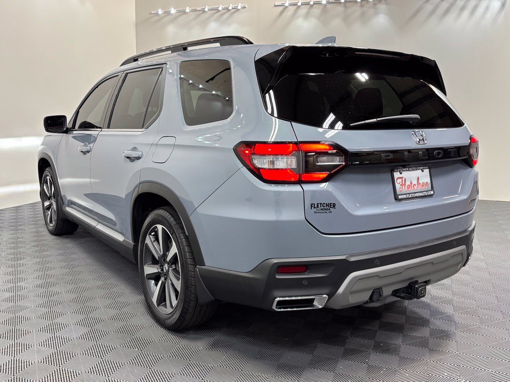 Used 2024 Honda Pilot Touring image 4