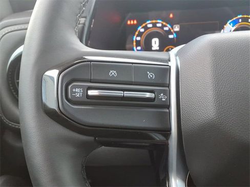 Used 2024 Chevrolet Colorado LT w/ LT Convenience Package III image 17