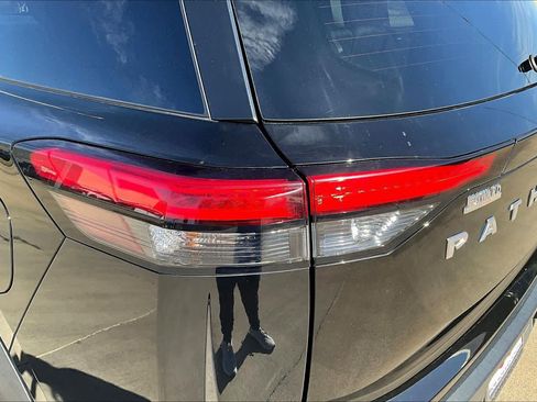 Used 2022 Nissan Pathfinder SV image 26