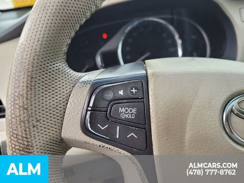 Used 2014 Toyota Sienna XLE image 12