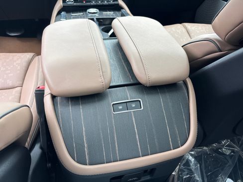 New 2025 Lincoln Navigator L Black Label image 33