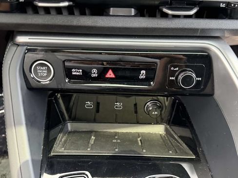Used 2025 Audi Q5 Premium w/ Convenience Package AWD/4WD image 20