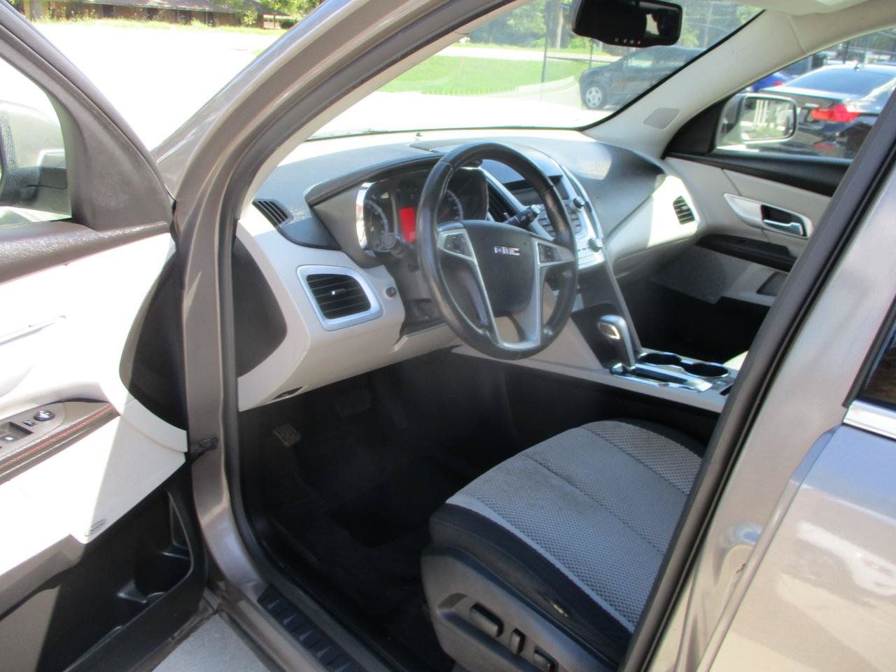 Used 2011 GMC Terrain SLE FWD image 12