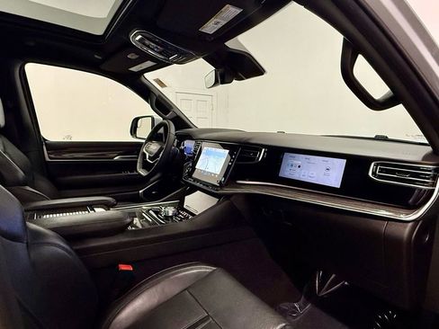 Used 2022 Jeep Wagoneer Series II w/ Convenience Group I image 14