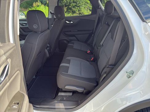 New 2026 Chevrolet Blazer LT w/ Convenience Package FWD image 17