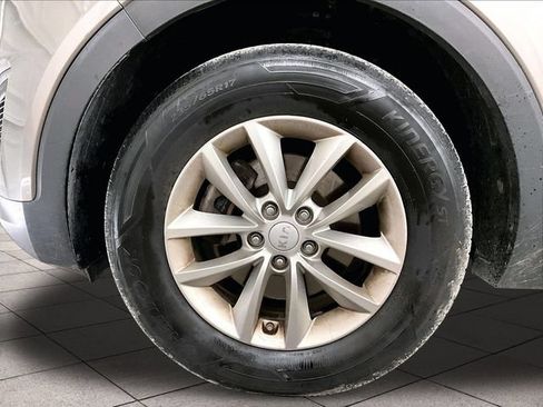 Used 2017 Kia Sorento AWD image 9