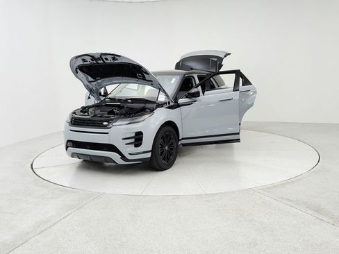New 2025 Land Rover Range Rover Evoque Dynamic SE image 9