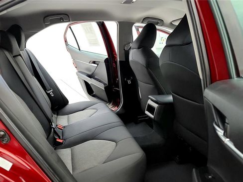 Used 2019 Toyota Camry LE w/ Carpet Mat Package image 18