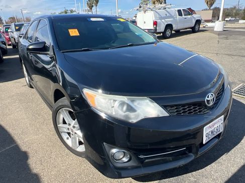 Used 2012 Toyota Camry SE image 3