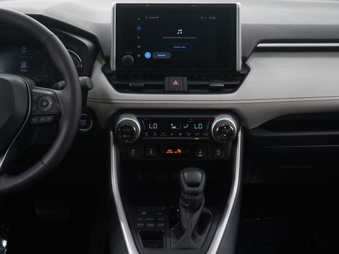 Used 2025 Toyota RAV4 XLE w/ Convenience Package image 15