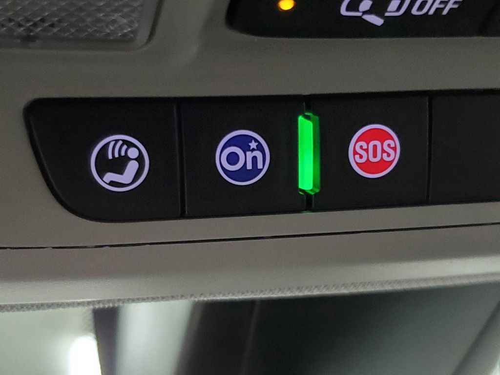 Used 2025 Chevrolet Blazer LT FWD image 19