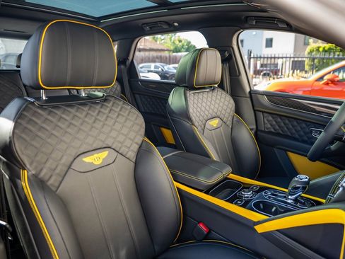 Used 2025 Bentley Bentayga S Black Edition image 23