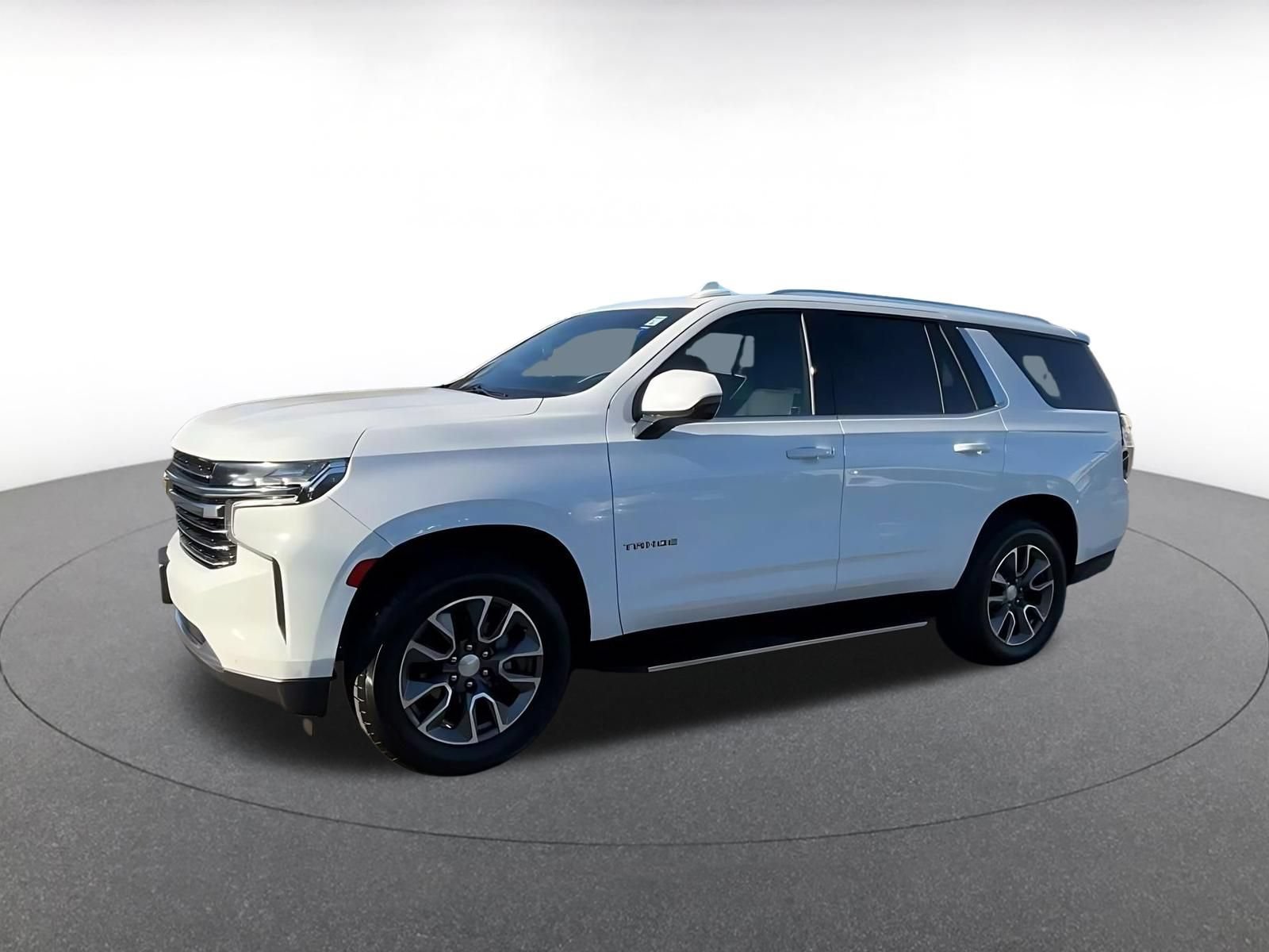 Used 2024 Chevrolet Tahoe LT w/ Luxury Package RWD image 7