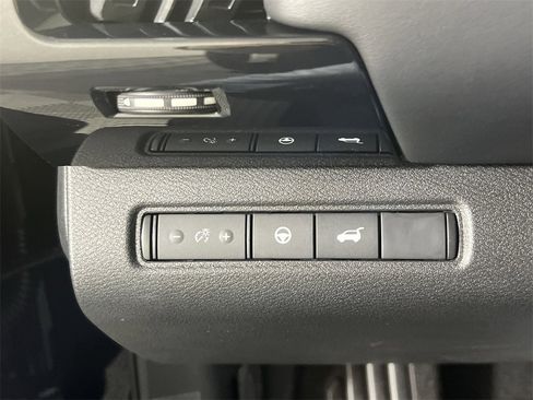 New 2025 Nissan Pathfinder SV image 19