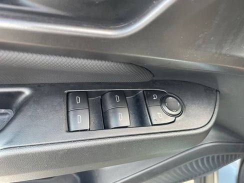 Used 2025 Chevrolet Equinox EV LT w/ Comfort Package FWD image 9