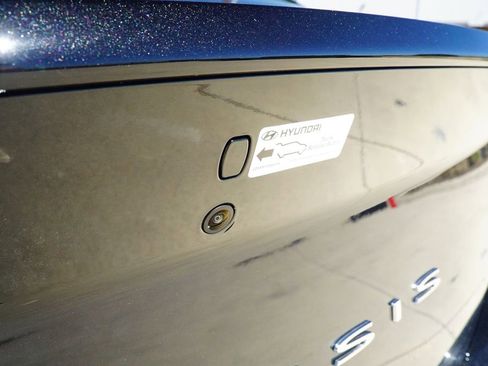 Certified 2025 Genesis G70 2.5T w/ Sport Prestige Package image 22