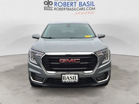 Used 2023 GMC Terrain SLE image 8