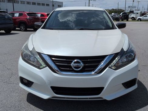 Used 2017 Nissan Altima 2.5 SR w/ Midnight Edition Package FWD image 8