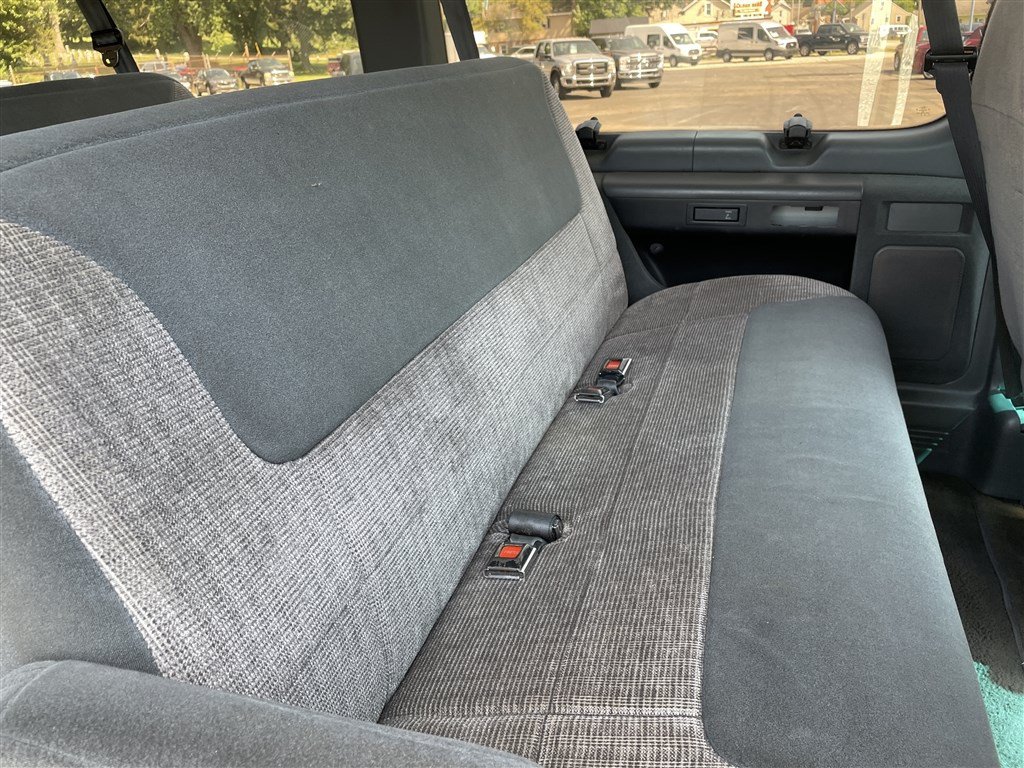 Used 2000 Ford E-350 and Econoline 350 XLT RWD image 19