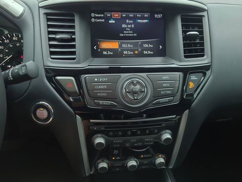 Used 2020 Nissan Pathfinder SV FWD image 22