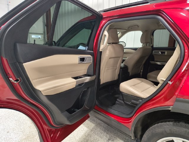 Used 2023 Ford Explorer XLT w/ Equipment Group 202A AWD/4WD image 15