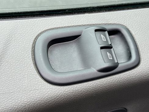 Used 2023 Ford Transit 350 XLT image 15