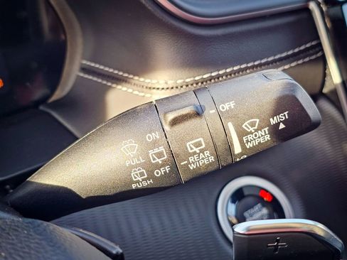 New 2025 Jeep Grand Cherokee Altitude image 18