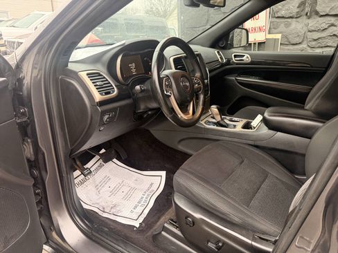 Used 2016 Jeep Grand Cherokee Laredo 75th Anniversary image 16