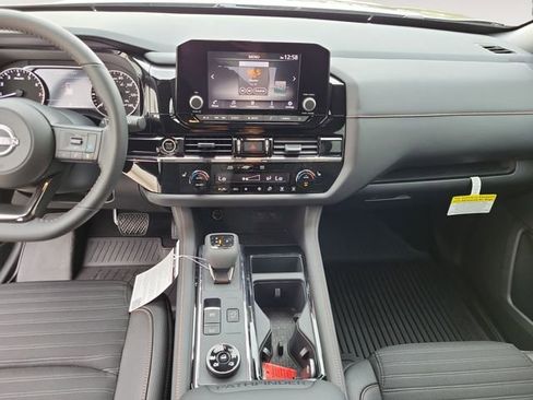 Used 2024 Nissan Pathfinder Rock Creek image 13