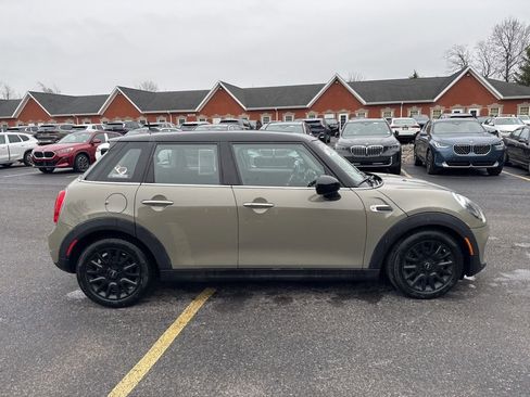 Used 2019 MINI Cooper 4-Door Hardtop image 6