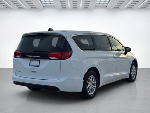 New 2026 Chrysler Voyager LX image 3