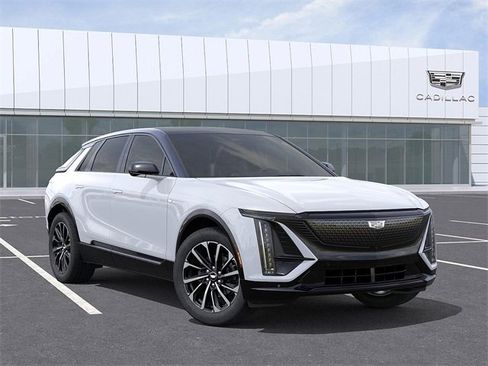New 2026 Cadillac Lyriq Sport image 7