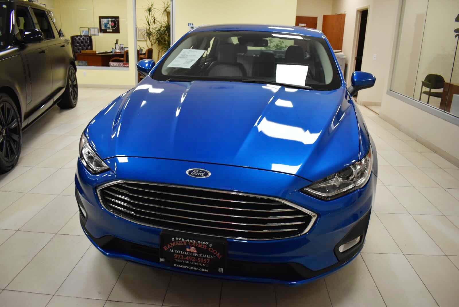 Used 2020 Ford Fusion SE w/ Equipment Group 151A FWD image 9