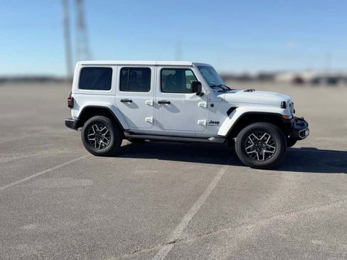 New 2026 Jeep Wrangler Sahara image 15