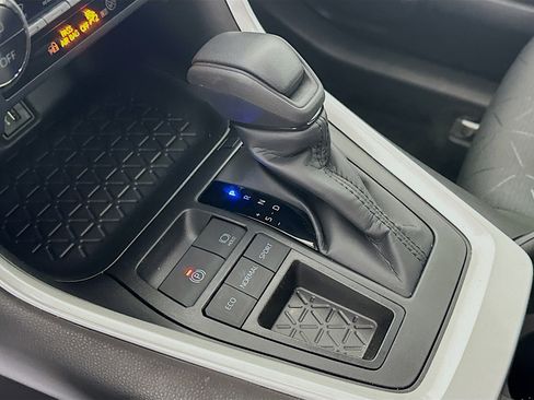 Used 2025 Toyota RAV4 XLE w/ Convenience Package image 25