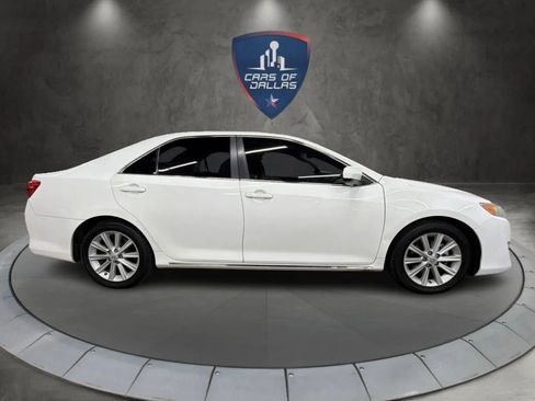 Used 2013 Toyota Camry XLE w/ Convenience Pkg image 6