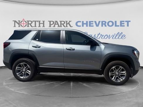 Used 2025 GMC Terrain Elevation AWD/4WD image 2