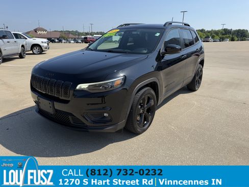 Used 2021 Jeep Cherokee Latitude Plus FWD image 3