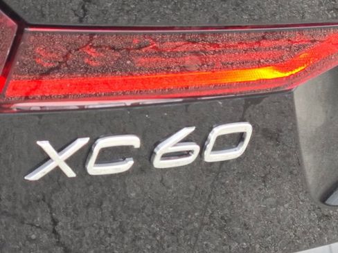 New 2026 Volvo XC60 B5 Plus w/ Protection Package Premier AWD/4WD image 10