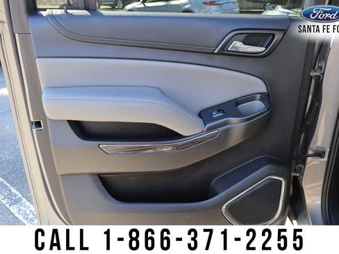 Used 2018 Chevrolet Suburban LT image 17