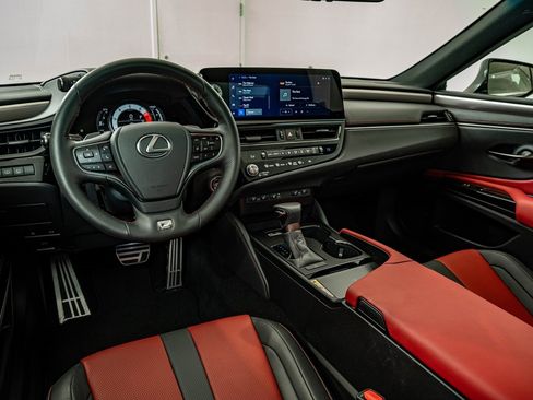 Certified 2025 Lexus ES 350 F Sport image 4